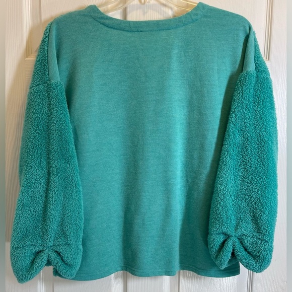UMGEE Women’s Crew Neck Sherpa Pullover Jacket Size Small Aqua Blue Color - Picture 8 of 8